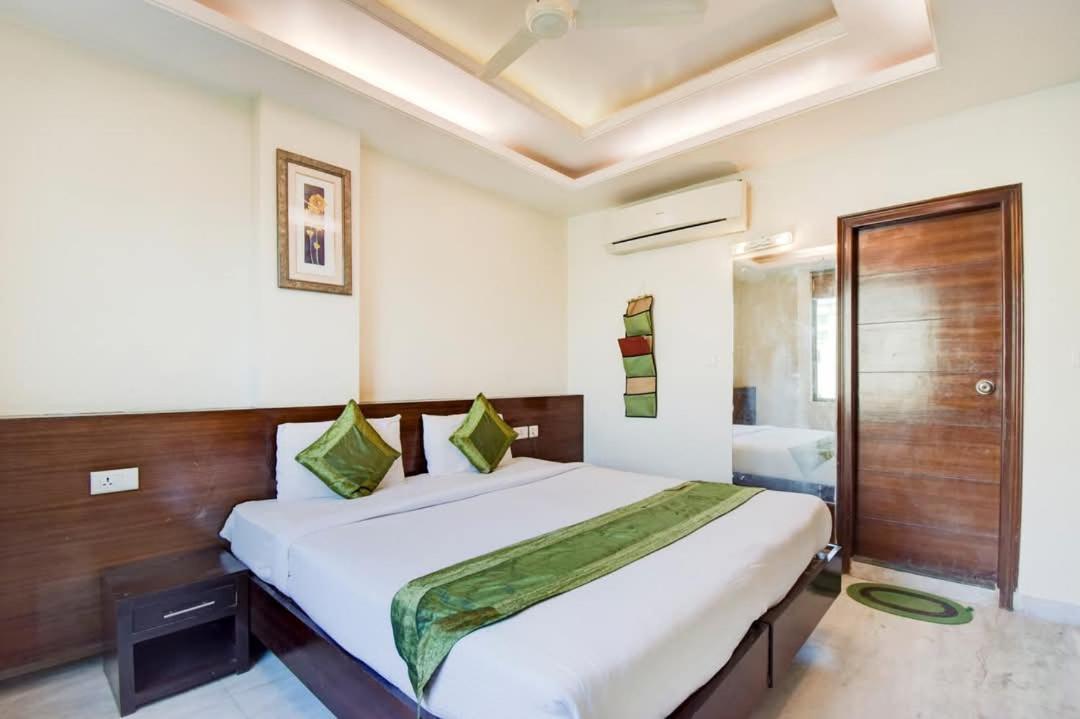 Hotel Sky Heights Dzsaipur Szoba fotó