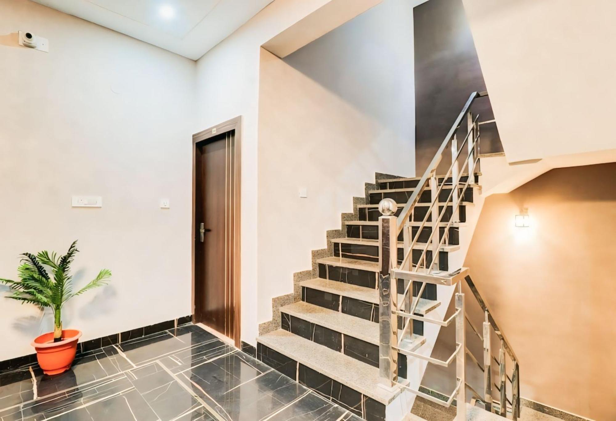 Hotel Sky Heights Dzsaipur Szoba fotó